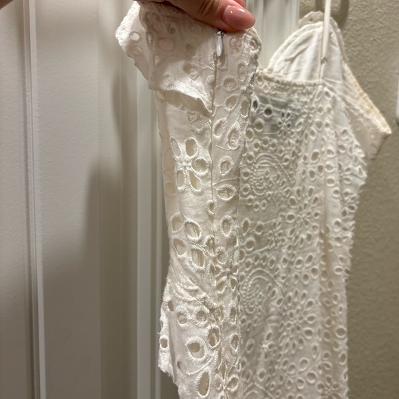 white dress - Picture 2 of 4